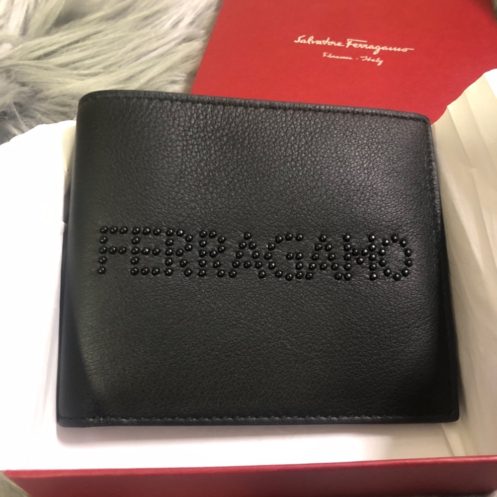 🚫Sold🚫Salvatore Ferragamo Letter Embedded Wallet